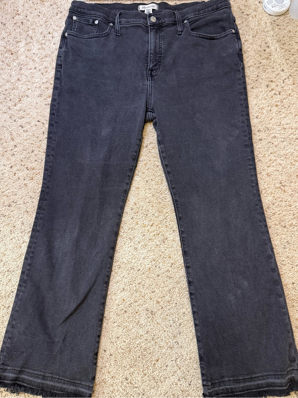 Madewell Mid-Rise Kick Out Jeans Faded Black Raw Hem Size 32
